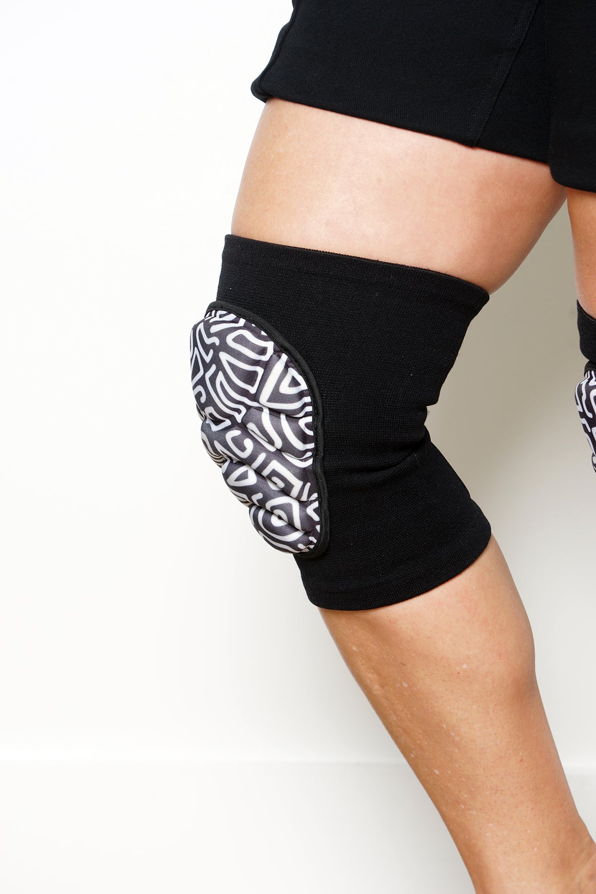 Knee pad compression knee sleeve