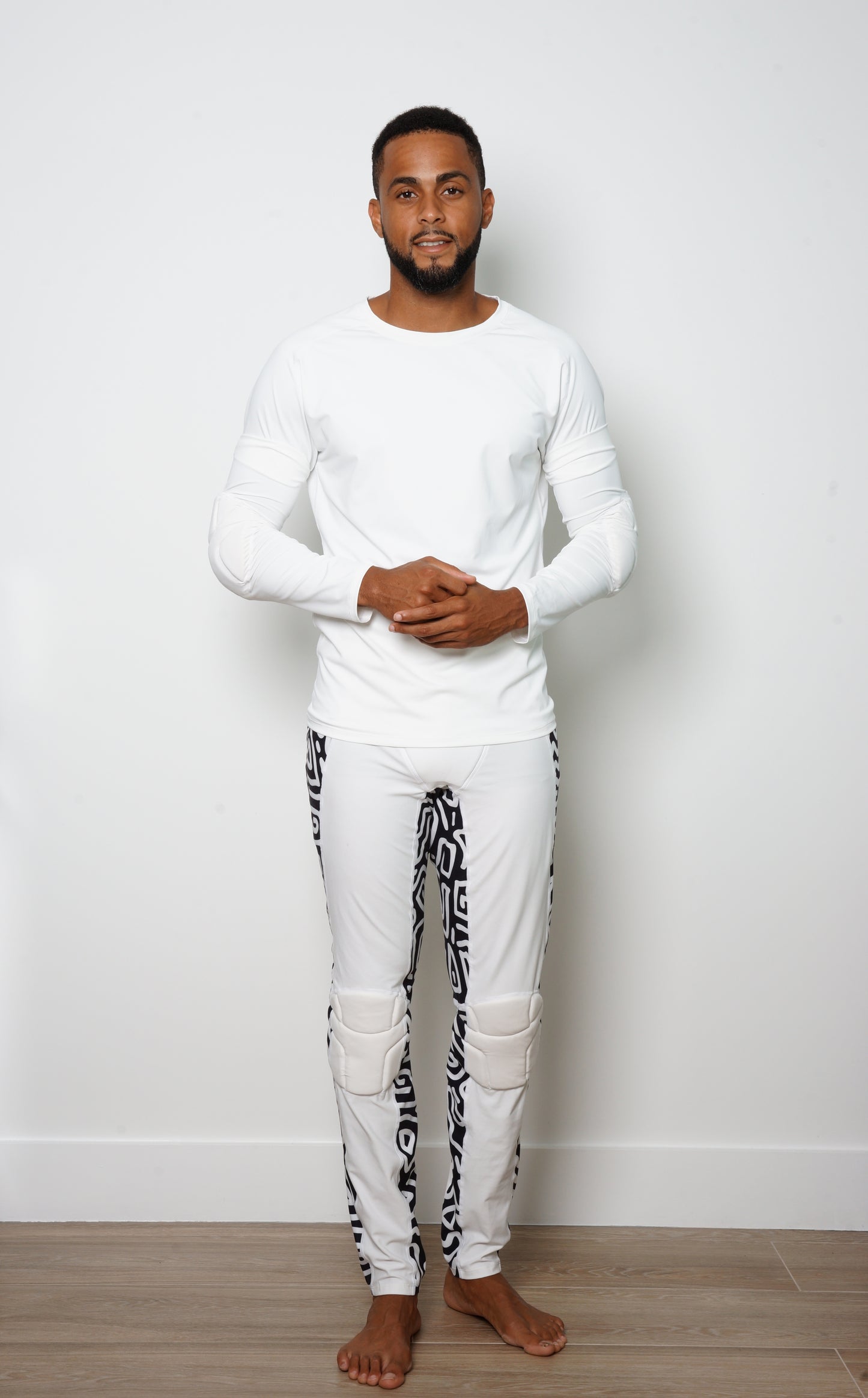 Mens white yoga legging with built in knee pad