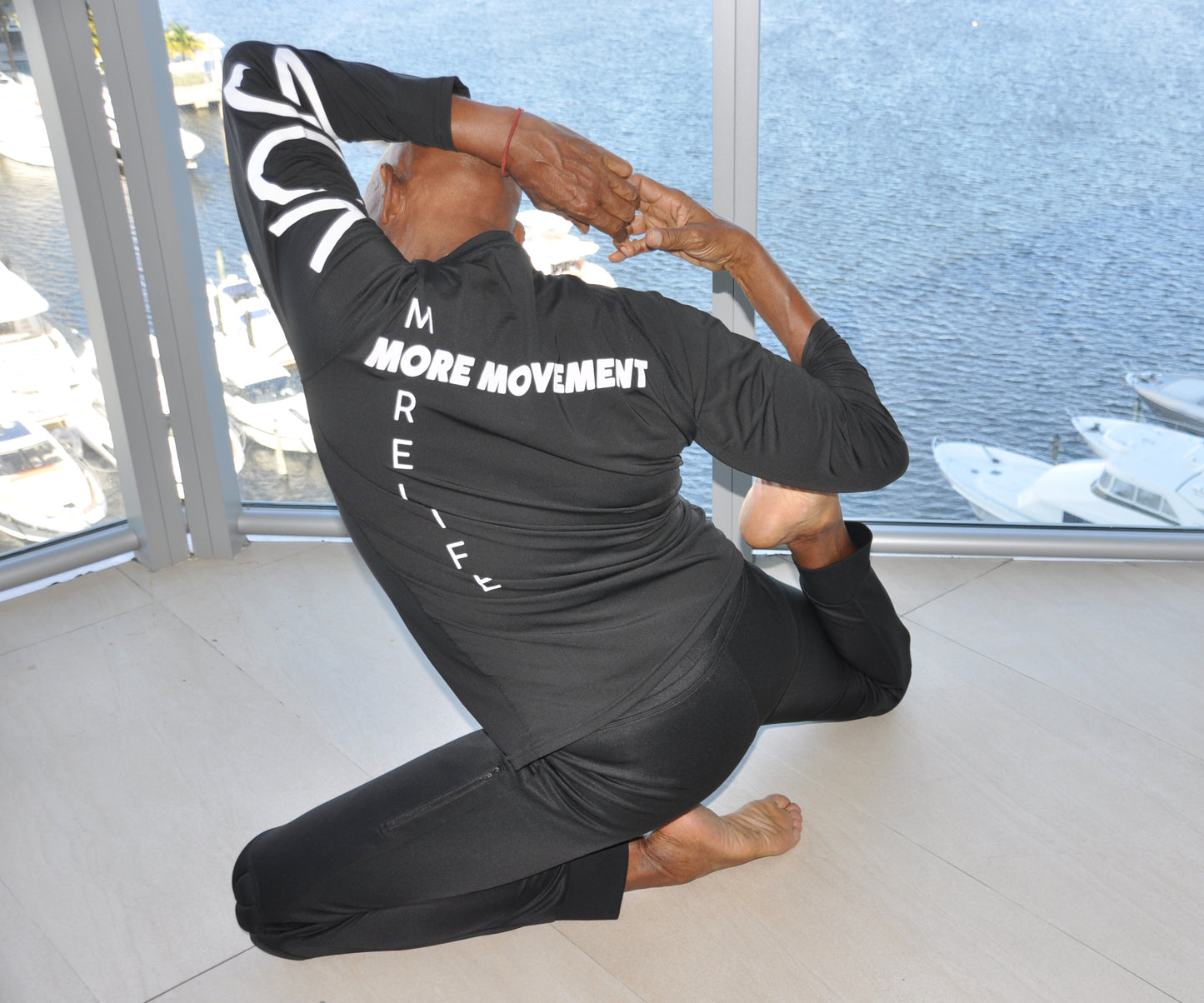 Yoga Globetrotter signature long sleeve tee black