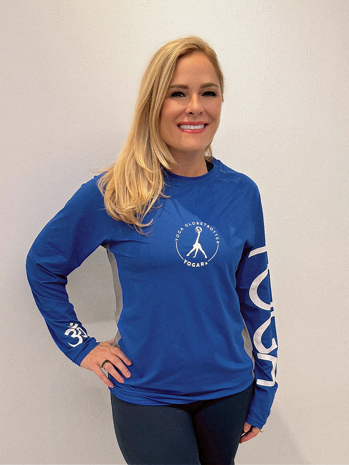 Yoga Globetrotter signature long sleeve tee Royal blue