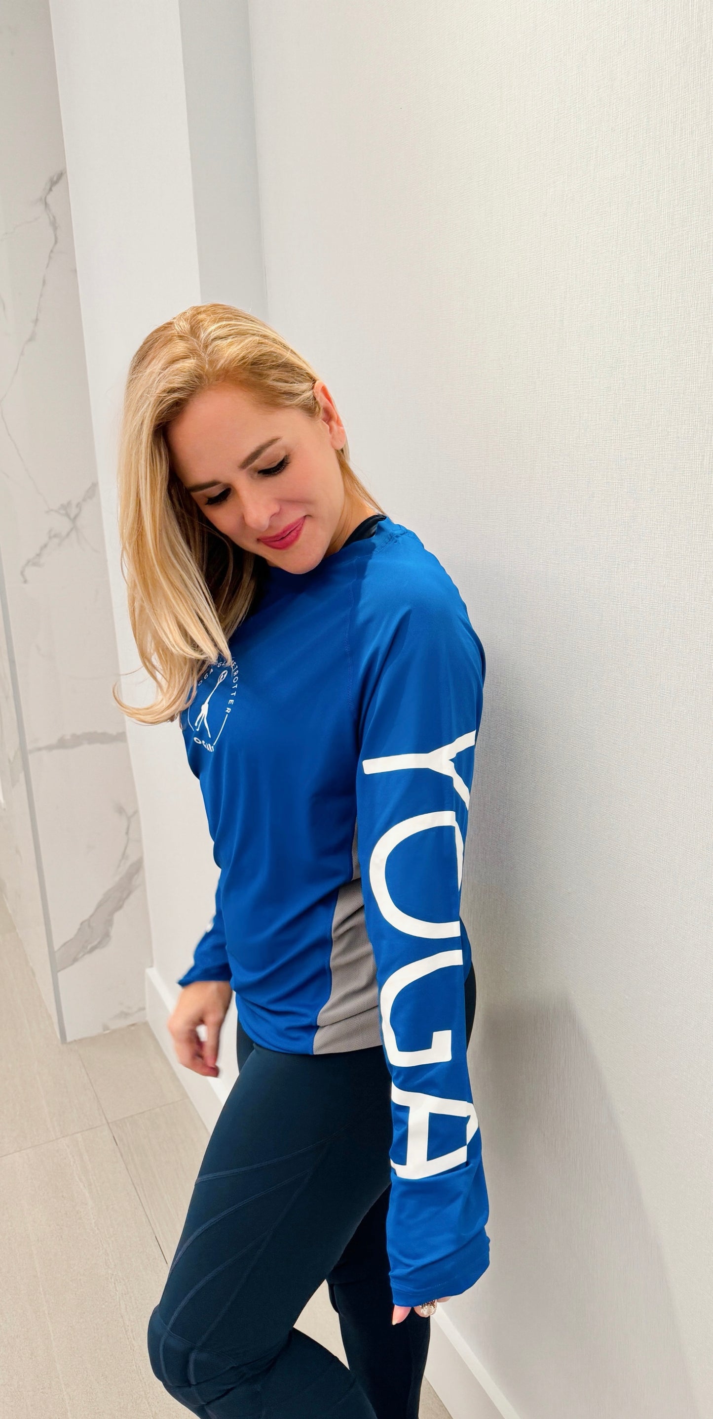 Yoga Globetrotter signature long sleeve tee Royal blue